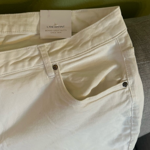 Lane Bryant White Cropped Pedal Pants - Picture 2 of 4